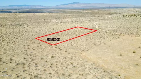 Ptn Of Se1/4 Sec18 T9 R13 Excl, Rosamond, CA 93560