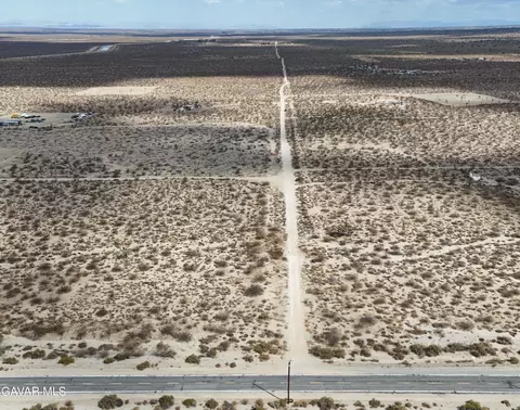 E Ave X, Llano, CA 93544 photo 6