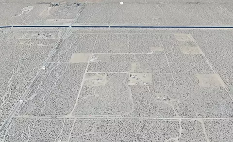 E Ave X, Llano, CA 93544 photo 8