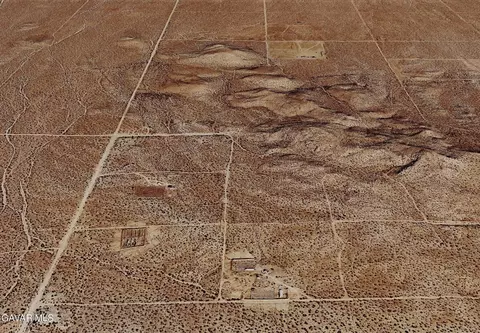 E Ave D, Lancaster, CA 93535 photo 2