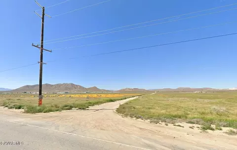 6800 Stetson Ave W, Rosamond, CA 93560