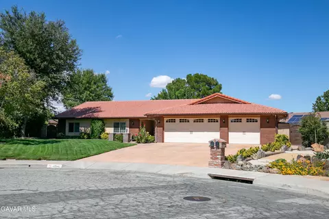 42947 Beau Ville Ct, Lancaster, CA 93536