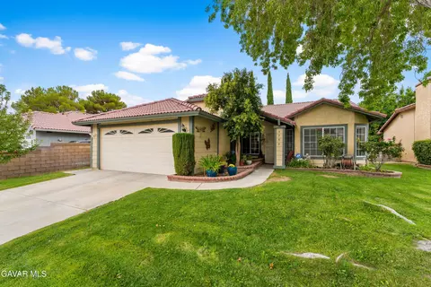 3359 Avenue J2 W, Lancaster, CA 93536