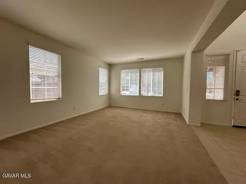 43142 Hampton St, Lancaster, CA 93536 photo 5
