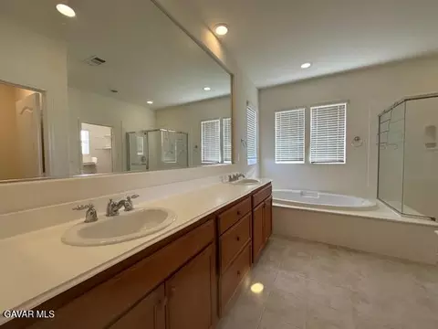 43142 Hampton St, Lancaster, CA 93536 photo 17