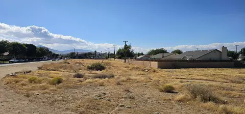 Cor Avenue Q14 17th St East, Palmdale, CA 93550