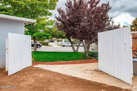 Exterior - 103 Teakwood Ct, Tehachapi, CA 93561 photo 4 of 10