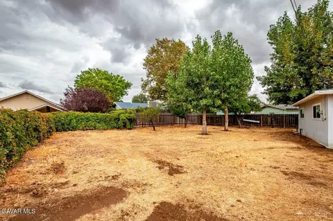 Exterior - 103 Teakwood Ct, Tehachapi, CA 93561 photo 9 of 10