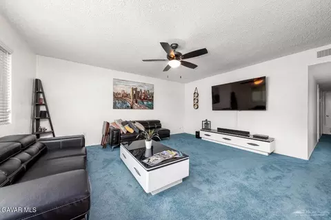 Living - 103 Teakwood Ct, Tehachapi, CA 93561 photo 2 of 2