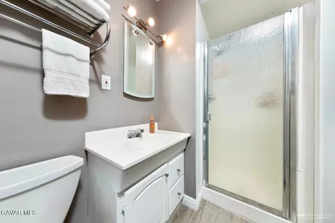 Bath - 103 Teakwood Ct, Tehachapi, CA 93561 photo 1 of 2