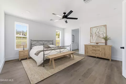 Bedroom - 24401 Oaktree Ct, Tehachapi, CA 93561 photo 3 of 7
