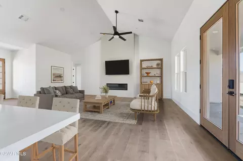 Living - 24401 Oaktree Ct, Tehachapi, CA 93561 photo 1 of 3