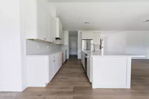 Entry Way - 29840 Pinedale Dr, Tehachapi, CA 93561 photo 2 of 3