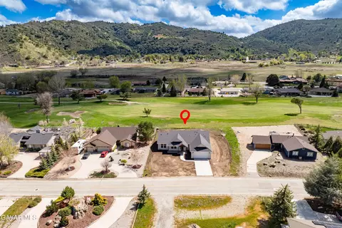 View/Area - 29840 Pinedale Dr, Tehachapi, CA 93561 photo 6 of 8