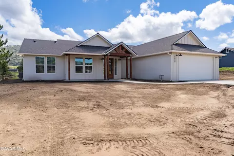 Exterior - 29840 Pinedale Dr, Tehachapi, CA 93561 photo 3 of 7