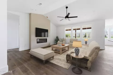 Living - 29840 Pinedale Dr, Tehachapi, CA 93561 photo 1 of 3