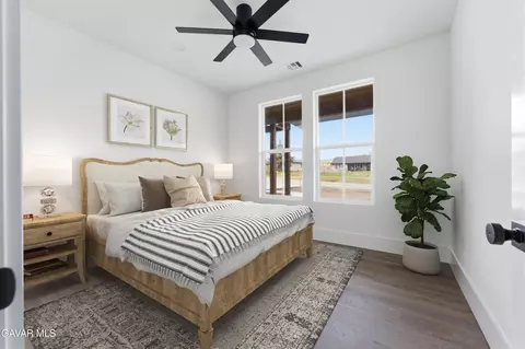 Bedroom - 29840 Pinedale Dr, Tehachapi, CA 93561 photo 4 of 9