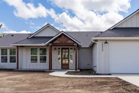 Exterior - 29840 Pinedale Dr, Tehachapi, CA 93561 photo 5 of 7
