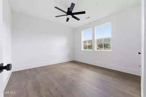 Bedroom - 29840 Pinedale Dr, Tehachapi, CA 93561 photo 9 of 9