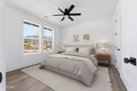 Bedroom - 29840 Pinedale Dr, Tehachapi, CA 93561 photo 6 of 9