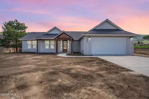 29840 Pinedale Dr, Tehachapi, CA 93561