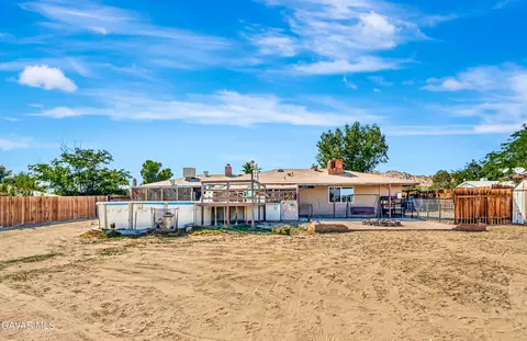 Exterior - 39006 162nd St E, Palmdale, CA 93591 photo 9 of 17
