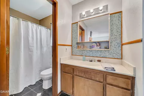 Bath - 39006 162nd St E, Palmdale, CA 93591 photo 5 of 6
