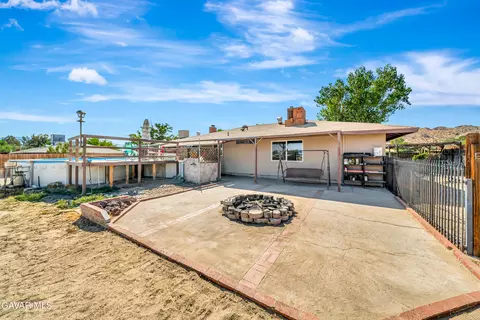 Exterior - 39006 162nd St E, Palmdale, CA 93591 photo 6 of 17