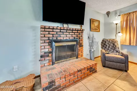 Living - 39006 162nd St E, Palmdale, CA 93591 photo 4 of 4