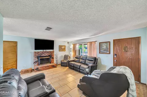 Living - 39006 162nd St E, Palmdale, CA 93591 photo 2 of 4