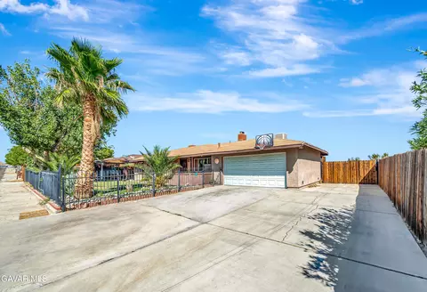 Exterior - 39006 162nd St E, Palmdale, CA 93591 photo 3 of 17