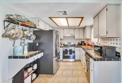 Kitchen - 39006 162nd St E, Palmdale, CA 93591 photo 1 of 3