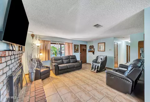 Living - 39006 162nd St E, Palmdale, CA 93591 photo 1 of 4