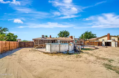Exterior - 39006 162nd St E, Palmdale, CA 93591 photo 8 of 17