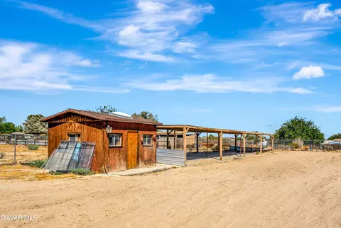 Exterior - 39006 162nd St E, Palmdale, CA 93591 photo 13 of 17