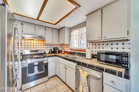 Kitchen - 39006 162nd St E, Palmdale, CA 93591 photo 3 of 3