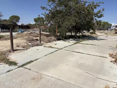 385 Morning Glory Dr, California City, CA 93505