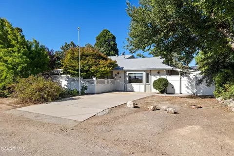 22001 Lilac St, Tehachapi, CA 93561