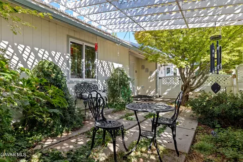 22001 Lilac St, Tehachapi, CA 93561 photo 2