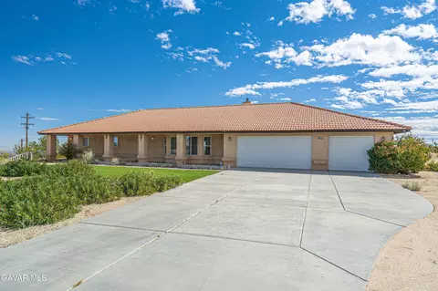 8825 Beekley Rd, Pinon Hills, CA 92372