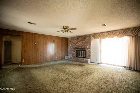 1105 Ave L8 W, Lancaster, CA 93534 photo 5