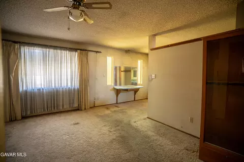 1105 Ave L8 W, Lancaster, CA 93534 photo 4
