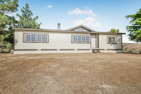 46305 Kings Canyon Rd, Lancaster, CA 93536