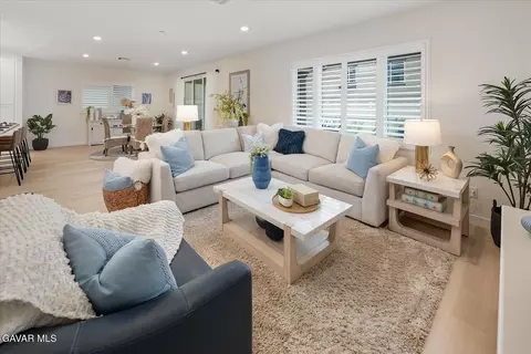 20912 Silvergate Way, Newhall, CA 91321 photo 6