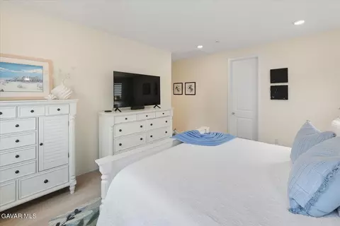 20912 Silvergate Way, Newhall, CA 91321 photo 18