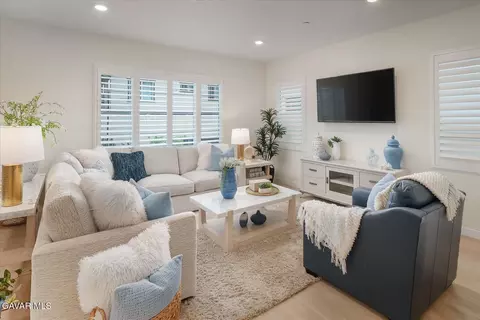 20912 Silvergate Way, Newhall, CA 91321 photo 5