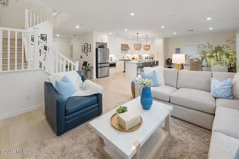 20912 Silvergate Way, Newhall, CA 91321 photo 7