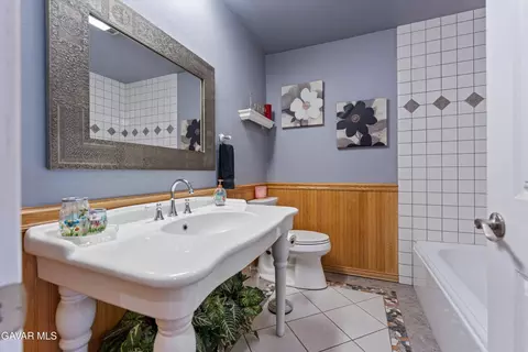 Bath - 8212 Avenue H E, Lancaster, CA 93535 photo 1 of 3
