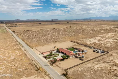 View/Area - 8212 Avenue H E, Lancaster, CA 93535 photo 1 of 8