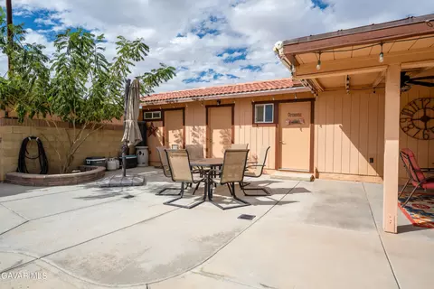 Exterior - 8212 Avenue H E, Lancaster, CA 93535 photo 14 of 17